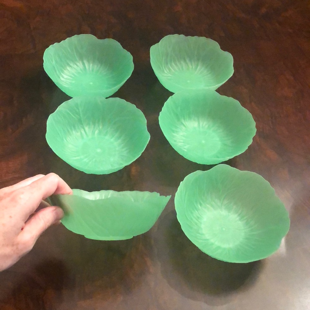 6 Vintage Green Plastic Cabbage Salad Bowls